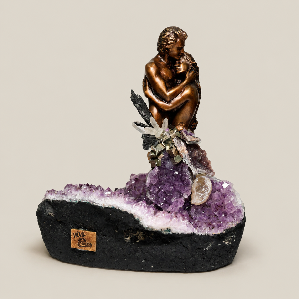 Busto Pareja Harmony Bronze & Amethyst Figurative Sculpture